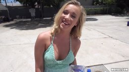 Amazing Blonde Takes The Cash